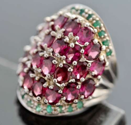 LARGE SOLID STERLING SILVER RING A RIOT OF GLORIOUS RHODOLITE GARNET AND EMERALD REAL GEMSTONES