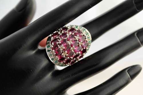 LARGE SOLID STERLING SILVER RING A RIOT OF GLORIOUS RHODOLITE GARNET AND EMERALD REAL GEMSTONES