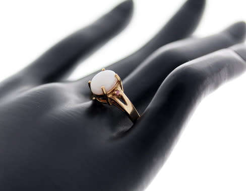 VINTAGE OPAL SOLITAIRE CABOCHON 9CT YELLOW GOLD RING WITH PINK SAPPHIRE ACCENTS - INCREDIBLE LUSTRE!