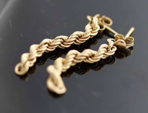 DAINTY 9ct YELLOW GOLD VINTAGE ENGLISH CHAIN EARRINGS GOLD STUDS. HALLMARKED