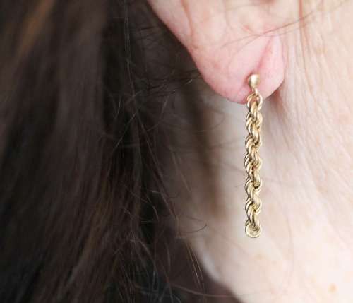 DAINTY 9ct YELLOW GOLD VINTAGE ENGLISH CHAIN EARRINGS GOLD STUDS. HALLMARKED