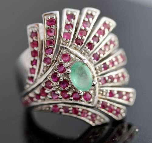 LARGE, HEAVY SOLID STERLING SILVER REAL RUBY AND EMERALD RING BROAD SHANK 9,8 grams!