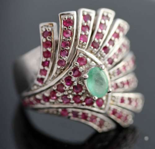 LARGE, HEAVY SOLID STERLING SILVER REAL RUBY AND EMERALD RING BROAD SHANK 9,8 grams!