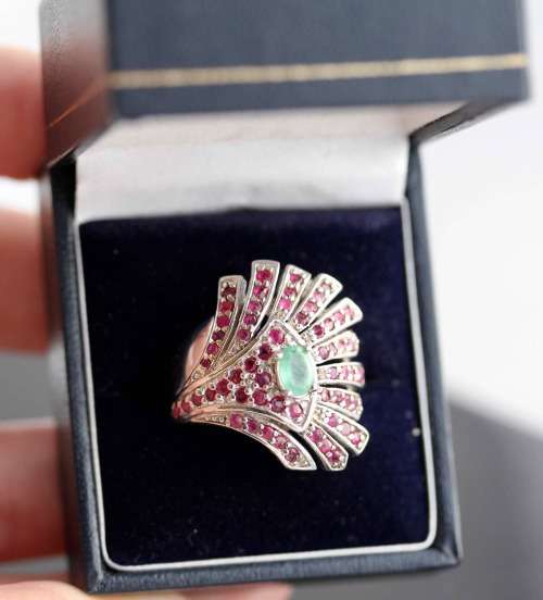 LARGE, HEAVY SOLID STERLING SILVER REAL RUBY AND EMERALD RING BROAD SHANK 9,8 grams!