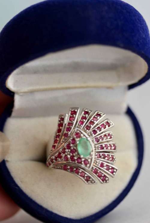 LARGE, HEAVY SOLID STERLING SILVER REAL RUBY AND EMERALD RING BROAD SHANK 9,8 grams!