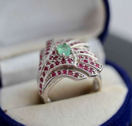 LARGE, HEAVY SOLID STERLING SILVER REAL RUBY AND EMERALD RING BROAD SHANK 9,8 grams!