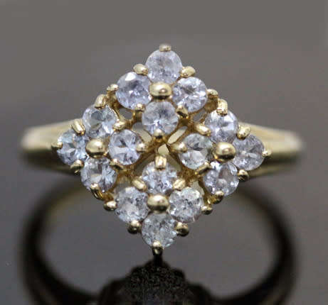 ENGLISH VINTAGE REAL TANZANITE GEMSTONE 9CT YELLOW GOLD RING. WELL HALLMARKED!