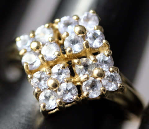 ENGLISH VINTAGE REAL TANZANITE GEMSTONE 9CT YELLOW GOLD RING. WELL HALLMARKED!
