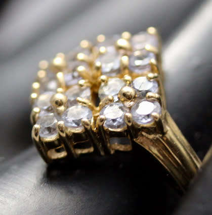 ENGLISH VINTAGE REAL TANZANITE GEMSTONE 9CT YELLOW GOLD RING. WELL HALLMARKED!
