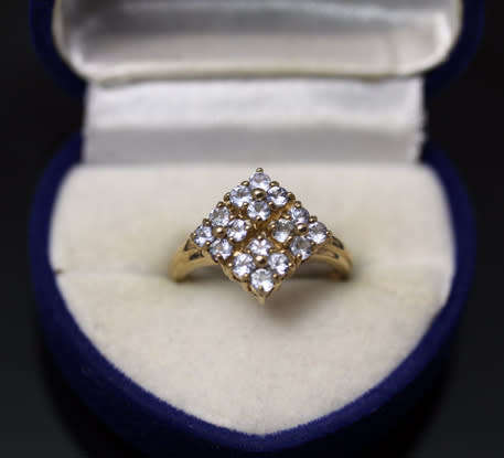 ENGLISH VINTAGE REAL TANZANITE GEMSTONE 9CT YELLOW GOLD RING. WELL HALLMARKED!