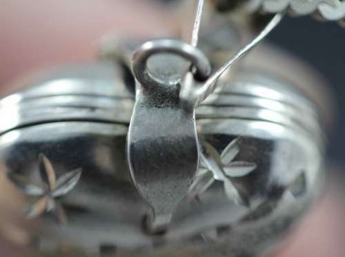 UNUSUAL AND COLLECTABLE MULTI-HEART DESIGN LOCKET IN STERLING SILVER. 4 LOCKETS for 4 PHOTOGRAPHS!