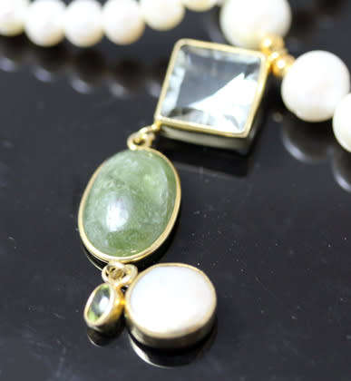 NATURAL PEARL NECKLACE WITH AMETHYST, PERIDOT, BAROQUE PEARL. FASCINATING INCLUSIONS.