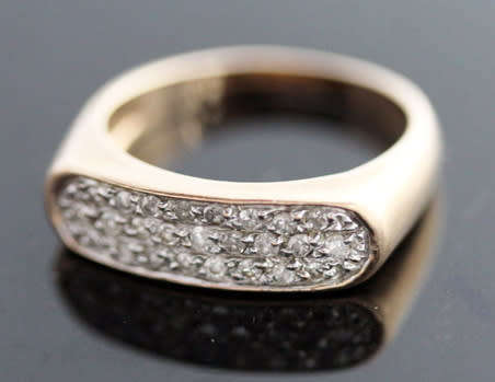 VINTAGE DIAMOND PAVÉ SET 9CT WHITE AND YELLOW GOLD RING 0,25ct JEWELLER CERT Inc R9000 - VERY SOLID