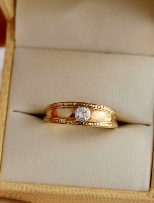 VINTAGE ENGLISH 9CT YELLOW GOLD SOLID WEDDING BAND DIAMOND SOLITAIRE 3,2 gr JEWELLER CERT R8'500