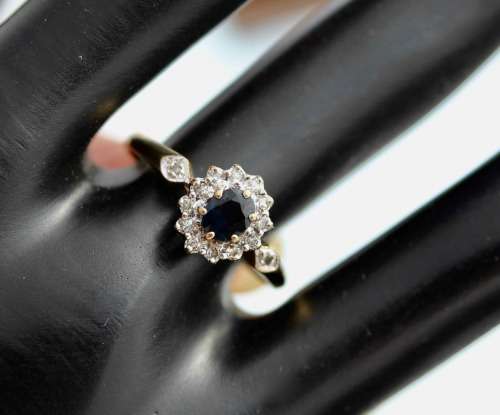 DAINTY VINTAGE ENGLISH 9ct YELLOW & WHITE GOLD SAPPHIRE AND DIAMOND RING JEWELLER CERTIFICATE R8'000