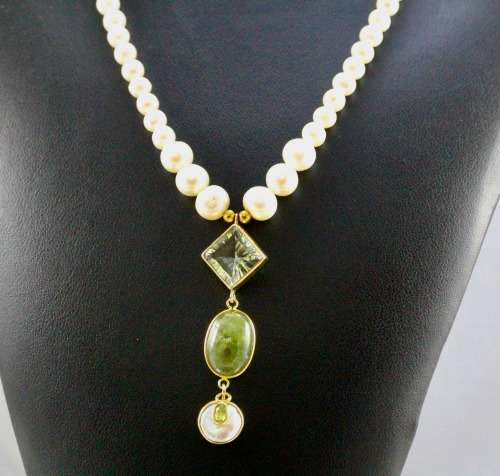 NATURAL PEARL NECKLACE WITH AMETHYST, PERIDOT, BAROQUE PEARL. FASCINATING INCLUSIONS.