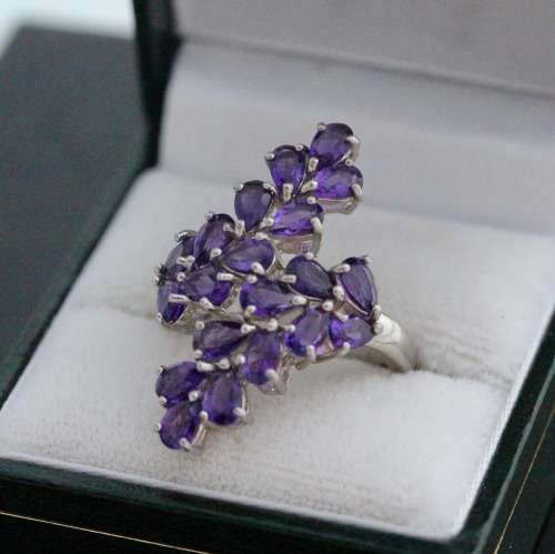 DEEP PURPLE AMETHYST GEMSTONE STERLING SILVER RING. URUGUAY MINED
