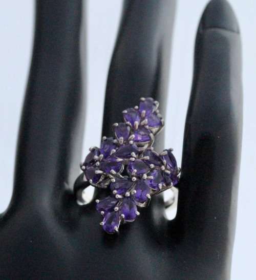 DEEP PURPLE AMETHYST GEMSTONE STERLING SILVER RING. URUGUAY MINED
