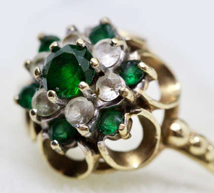 ORNATE VINTAGE EMERALD AND WHITE SPINEL 9CT YELLOW GOLD RING. *JEWELLER'S EVALUATION R16'800*