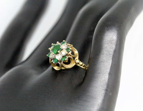 ORNATE VINTAGE EMERALD AND WHITE SPINEL 9CT YELLOW GOLD RING. *JEWELLER'S EVALUATION R16'800*