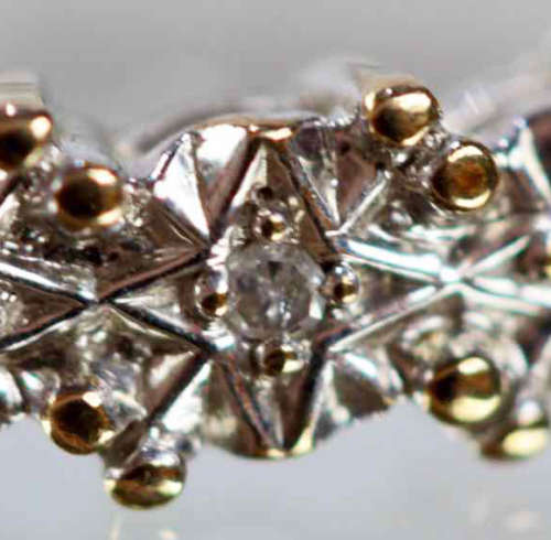 DAINTY 9CT YELLOW GOLD AND DIAMOND HALF ETERNITY WEDDING RING. ENGLISH VINTAGE LONDON ASSAY