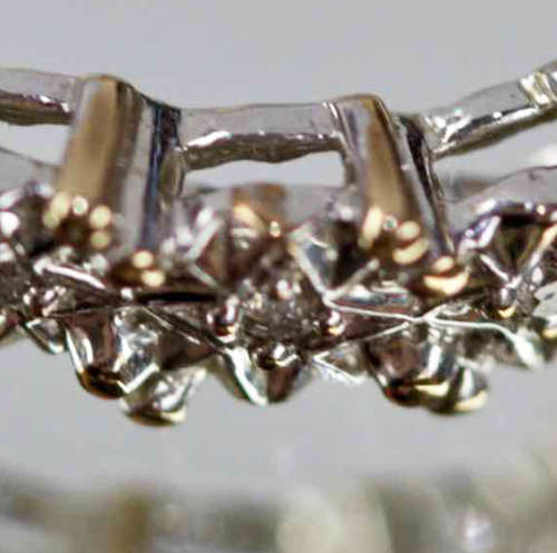 DAINTY 9CT YELLOW GOLD AND DIAMOND HALF ETERNITY WEDDING RING. ENGLISH VINTAGE LONDON ASSAY