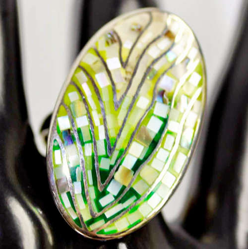 GROGEOUS STERLING SILVER RING NATURAL IRIDESCENT MOTHER OF PEARL BEAUTIFUL COLOURS by doubleW-Jewels
