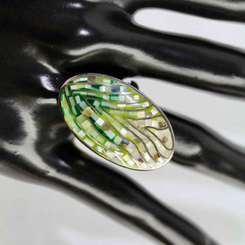 GROGEOUS STERLING SILVER RING NATURAL IRIDESCENT MOTHER OF PEARL BEAUTIFUL COLOURS by doubleW-Jewels