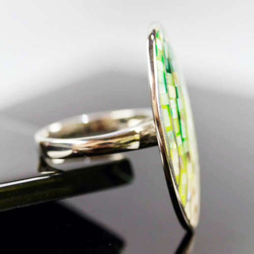 GROGEOUS STERLING SILVER RING NATURAL IRIDESCENT MOTHER OF PEARL BEAUTIFUL COLOURS by doubleW-Jewels