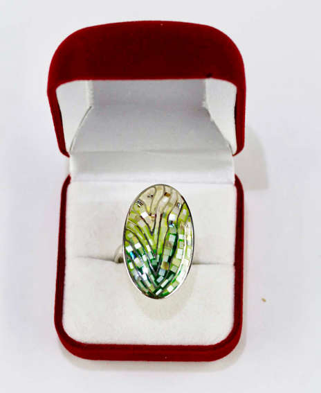 GROGEOUS STERLING SILVER RING NATURAL IRIDESCENT MOTHER OF PEARL BEAUTIFUL COLOURS by doubleW-Jewels