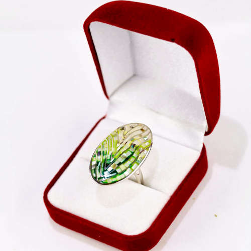 GROGEOUS STERLING SILVER RING NATURAL IRIDESCENT MOTHER OF PEARL BEAUTIFUL COLOURS by doubleW-Jewels