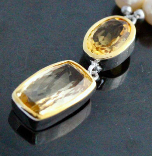 GORGEOUS 48cm ORGANIC PEARL NECKLACE WITH BEAUTIFUL BIG CITRINE PENDANT FEATURE. 9,97 carats!