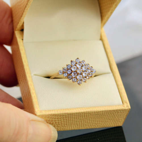 NATURAL TANZANITE 9CT YELLOW GOLD RING INTERESTING SHOULDER FEATURE ENGLISH HALLMARKS BIRMINGHAM