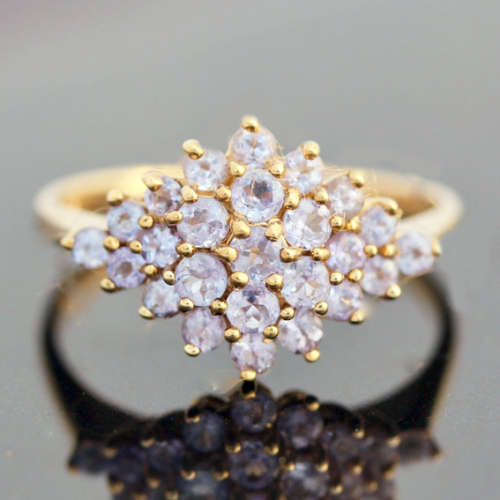 NATURAL TANZANITE 9CT YELLOW GOLD RING INTERESTING SHOULDER FEATURE ENGLISH HALLMARKS BIRMINGHAM