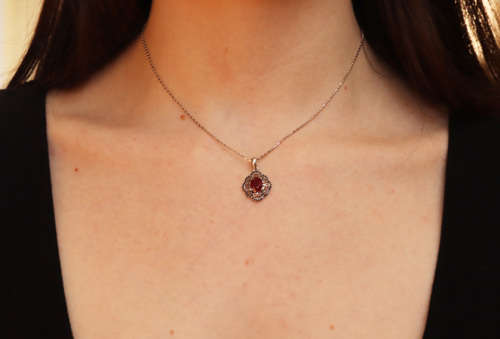 ELEGANT, REAL RUBY and BLACK SPINEL GEMSTONE FILIGREÉ STERLING SILVER PENDANT ON FACETED 40mm CHAIN