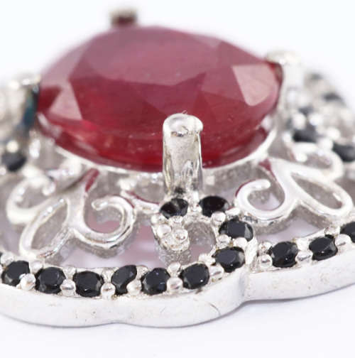 ELEGANT, REAL RUBY and BLACK SPINEL GEMSTONE FILIGREÉ STERLING SILVER PENDANT ON FACETED 40mm CHAIN