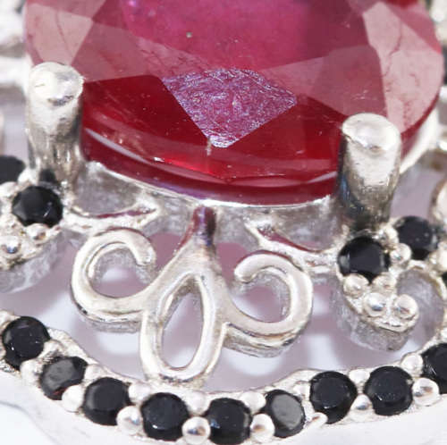 ELEGANT, REAL RUBY and BLACK SPINEL GEMSTONE FILIGREÉ STERLING SILVER PENDANT ON FACETED 40mm CHAIN