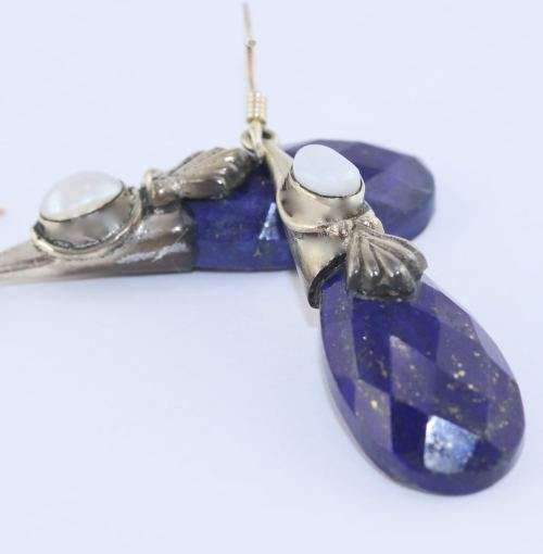NATURAL LAPIS LAZULI AND PEARL STERLING SILVER DROP AND DANGLE EARRINGS. 925