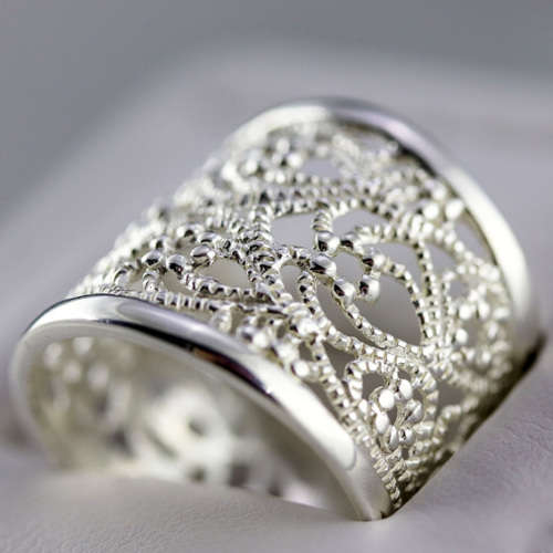 BROADBAND SOLID STERLING SILVER BROAD BAND FILLIGREE RING. 925
