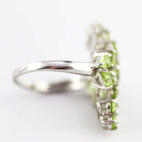 BEAUTIFUL CROSSOVER PERIDOT AND STERLING SILVER RING. DOUBLE STRAND DESIGN. 925