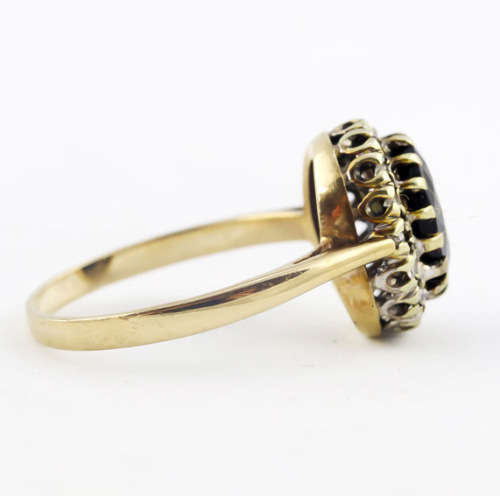 VINTAGE 9CT YELLOW GOLD RING - DARK BLUE SAPPHIRE WITH DIAMONDS JEWELLER EVALUATION R7`000