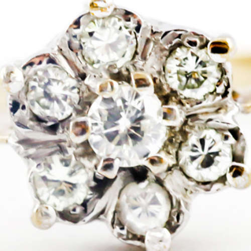 DIAMOND 9CT YELLOW GOLD RING 0,24ct.  *JEWELLER EVALUATION R12`800* (Incl One cubic Zirconia stone)