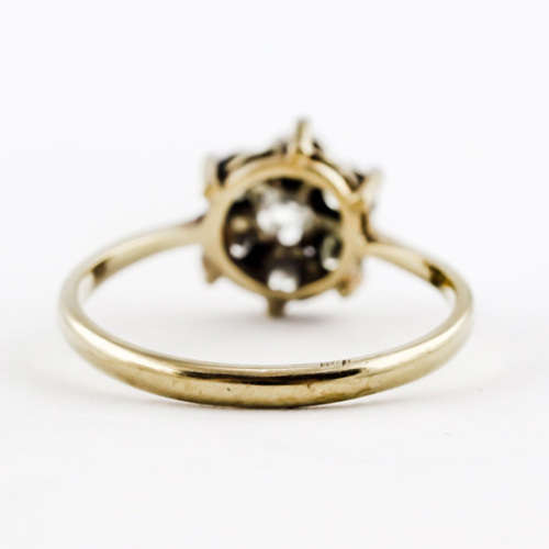 DIAMOND 9CT YELLOW GOLD RING 0,24ct.  *JEWELLER EVALUATION R12`800* (Incl One cubic Zirconia stone)