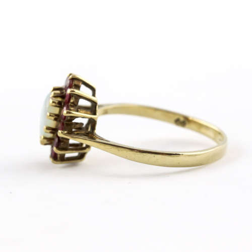 VINTAGE ENGLISH RUBY AND IRIDESCENT FIRE OPAL 9CT YELLOW GOLD RING COMES WITH JEWELLER CERT R11`500