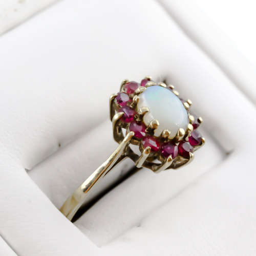VINTAGE ENGLISH RUBY AND IRIDESCENT FIRE OPAL 9CT YELLOW GOLD RING COMES WITH JEWELLER CERT R11`500