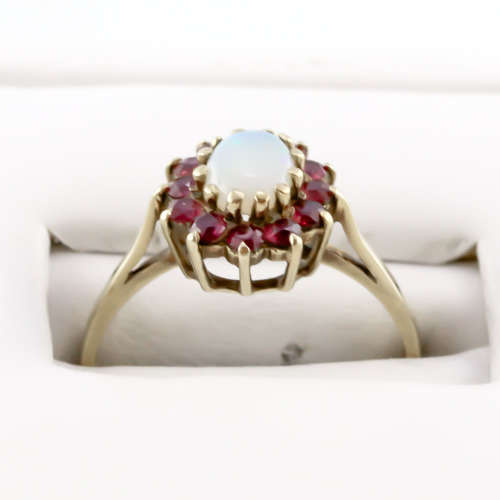 VINTAGE ENGLISH RUBY AND IRIDESCENT FIRE OPAL 9CT YELLOW GOLD RING COMES WITH JEWELLER CERT R11`500