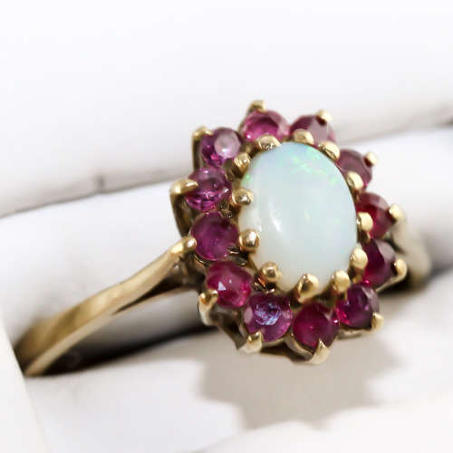 VINTAGE ENGLISH RUBY AND IRIDESCENT FIRE OPAL 9CT YELLOW GOLD RING COMES WITH JEWELLER CERT R11`500