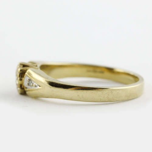 DAINTY VINTAGE DIAMOND 9CT YELLOW GOLD RING. FROM BIRMINGHAM, ENGLAND