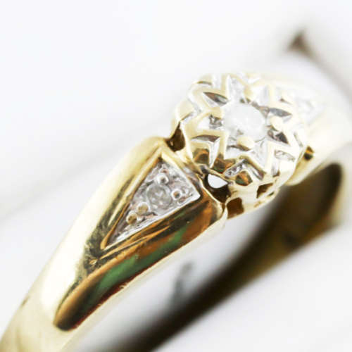 DAINTY VINTAGE DIAMOND 9CT YELLOW GOLD RING. FROM BIRMINGHAM, ENGLAND