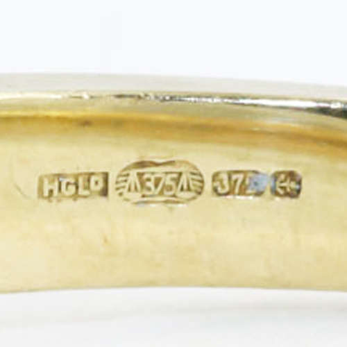 DAINTY VINTAGE DIAMOND 9CT YELLOW GOLD RING. FROM BIRMINGHAM, ENGLAND